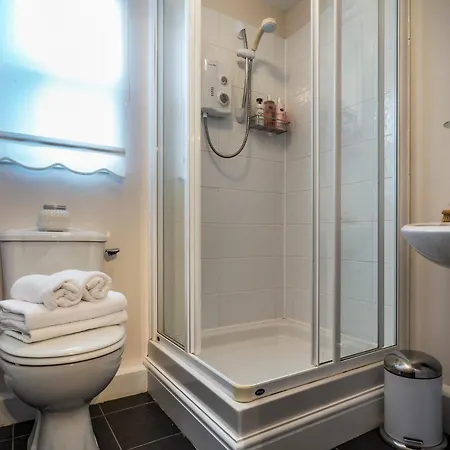 Holiday home 4 Bed In Lcc71