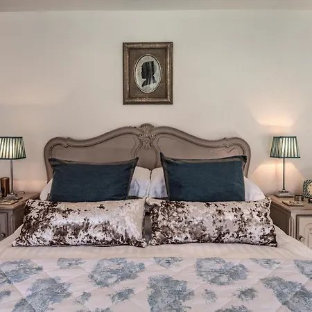 4 Bed In Lcc71