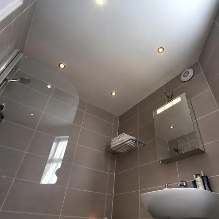 4 Bed In Lcc71 *