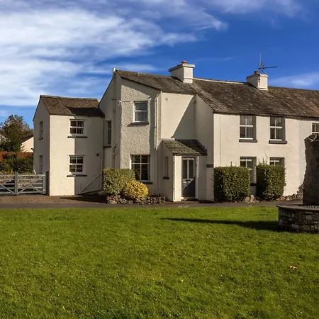 펜션 4 Bed In Grange -over- Sands Oc-lcc71 카트멜