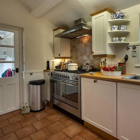 4 Bed In Lcc71 Holiday home