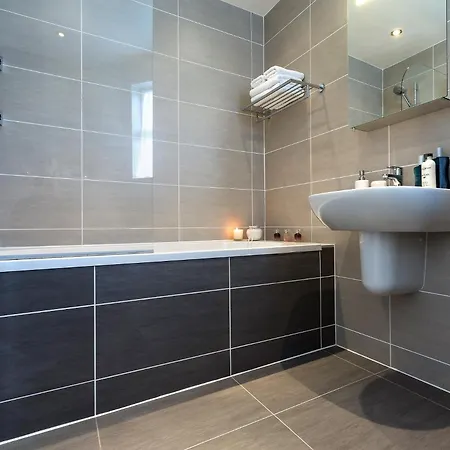 בית נופש 4 Bed In Lcc71 קרטמל