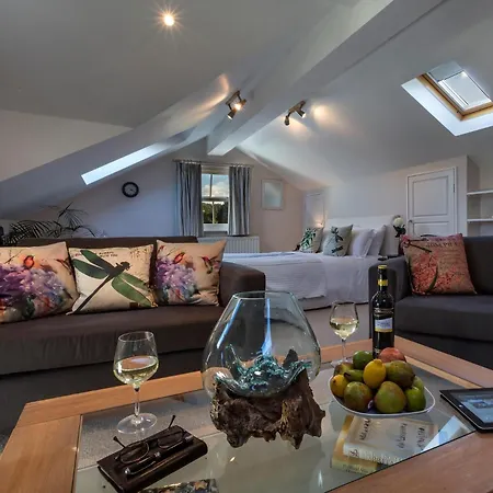 4 Bed In Lcc71 *