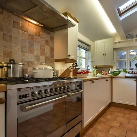 4 Bed In Lcc71 Holiday home *