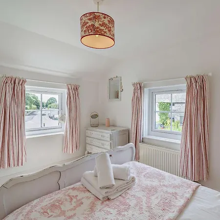 4 Bed In Grange -over- Sands Oc-lcc71 *