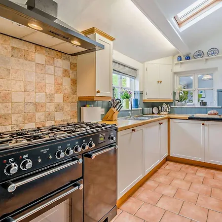 4 Bed In Lcc71 Holiday home