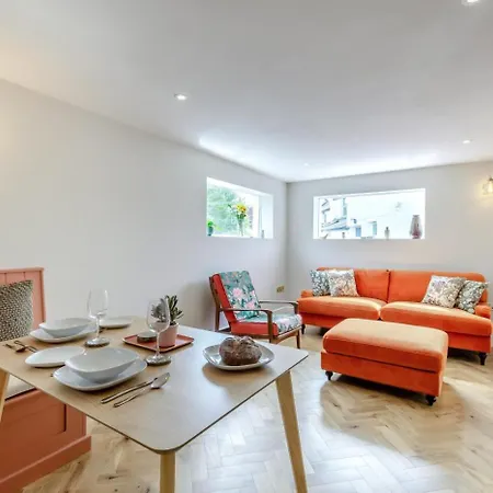 4 Bed In Grange -over- Sands Oc-lcc71