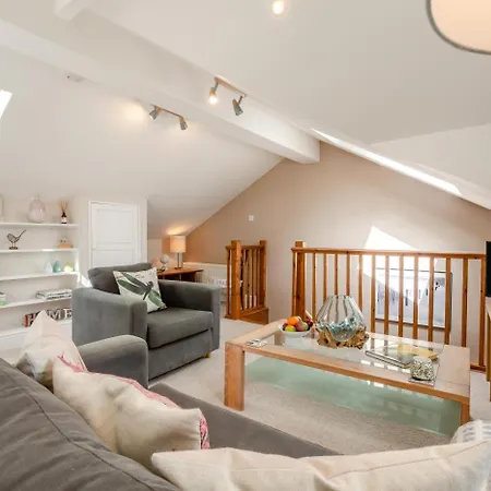 4 Bed In Grange -over- Sands Oc-lcc71 *