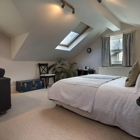 4 Bed In Grange -over- Sands Oc-lcc71 *